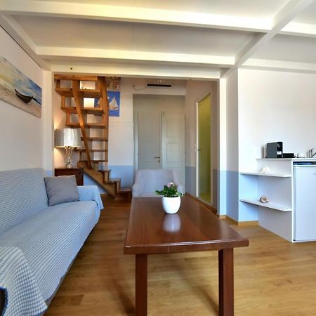 Douskos Guesthouse Хидра Екстериор снимка
